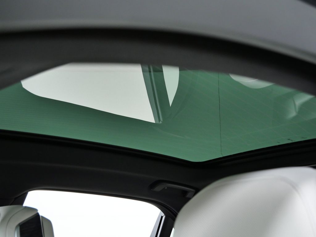 Thumbnail: 2026 BMW 7 Series - 19