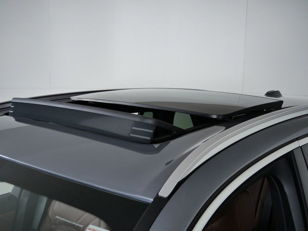 Thumbnail: 2026 BMW X5 - 18