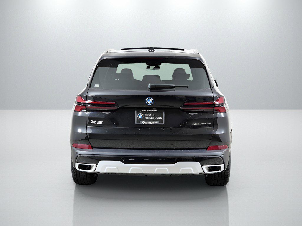 Thumbnail: 2026 BMW X5 - 11