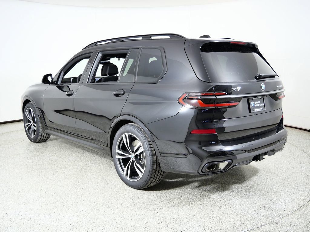Thumbnail: 2026 BMW X7 - 16