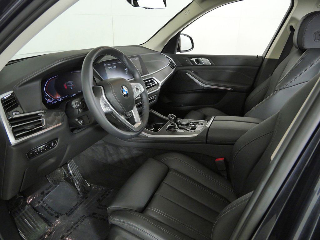 Thumbnail: 2022 BMW X7 - 41