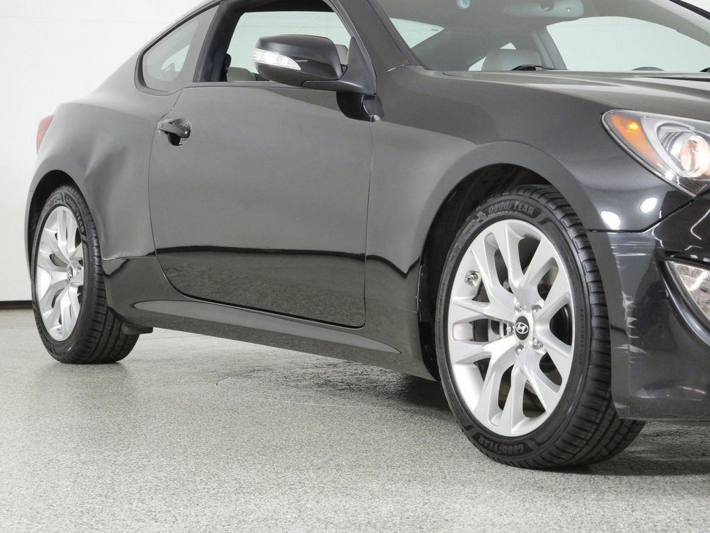 Thumbnail: 2015 Hyundai Genesis - 5