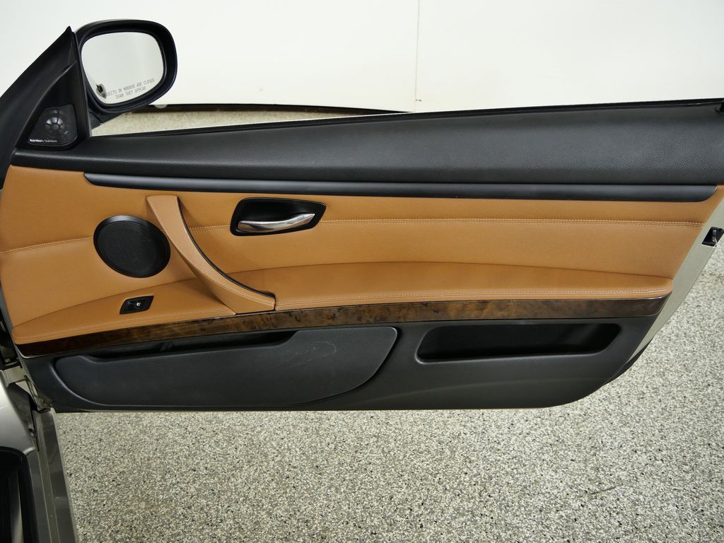 Thumbnail: 2011 BMW 3 Series - 18