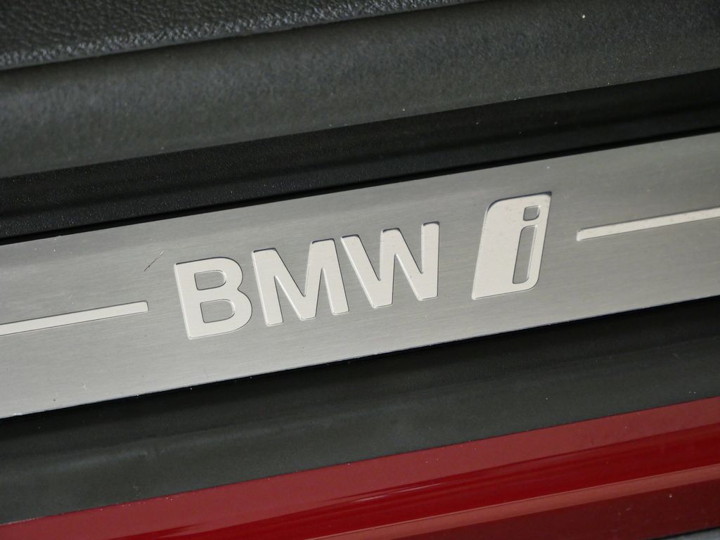 Thumbnail: 2025 BMW i4 - 28