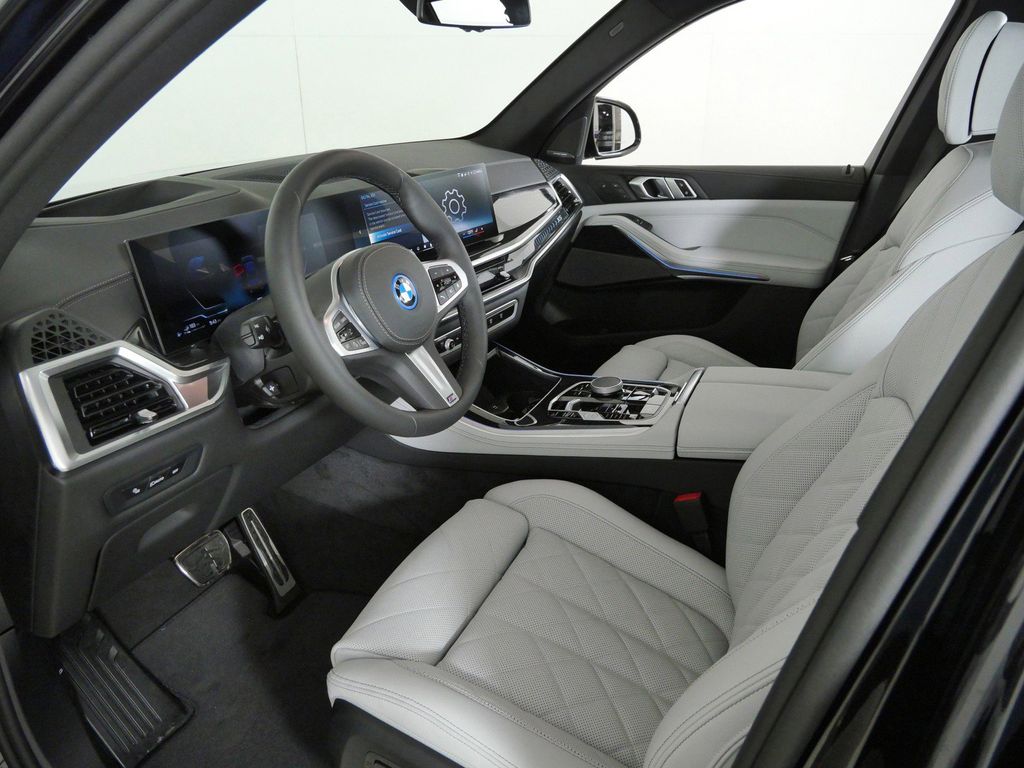 Thumbnail: 2026 BMW X5 - 35