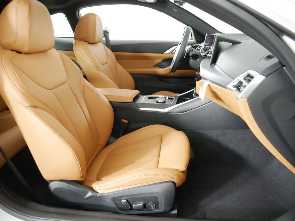 Thumbnail: 2025 BMW 4 Series - 23