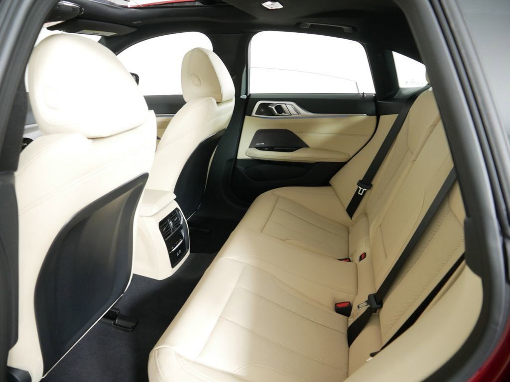 Thumbnail: 2025 BMW i4 - 29