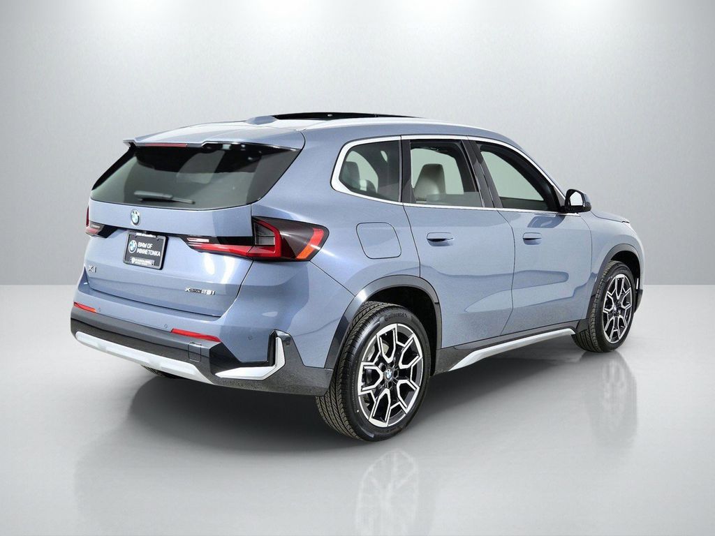 Thumbnail: 2026 BMW X1 - 10