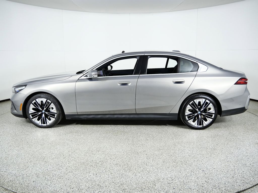 Thumbnail: 2025 BMW 5 Series - 18