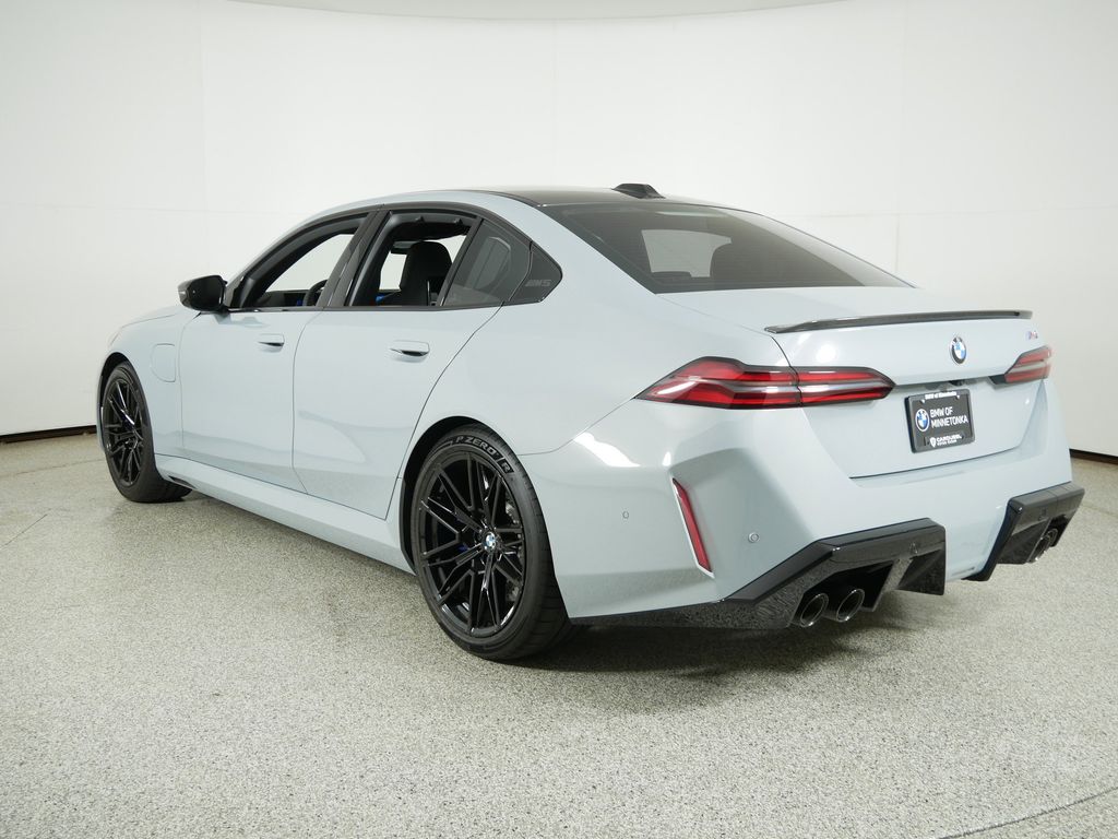 Thumbnail: 2025 BMW M5 - 13