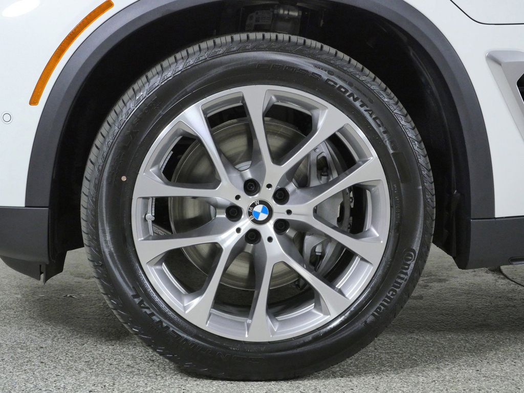 Thumbnail: 2026 BMW X5 - 16