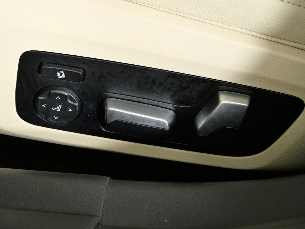 Thumbnail: 2020 BMW 3 Series - 37