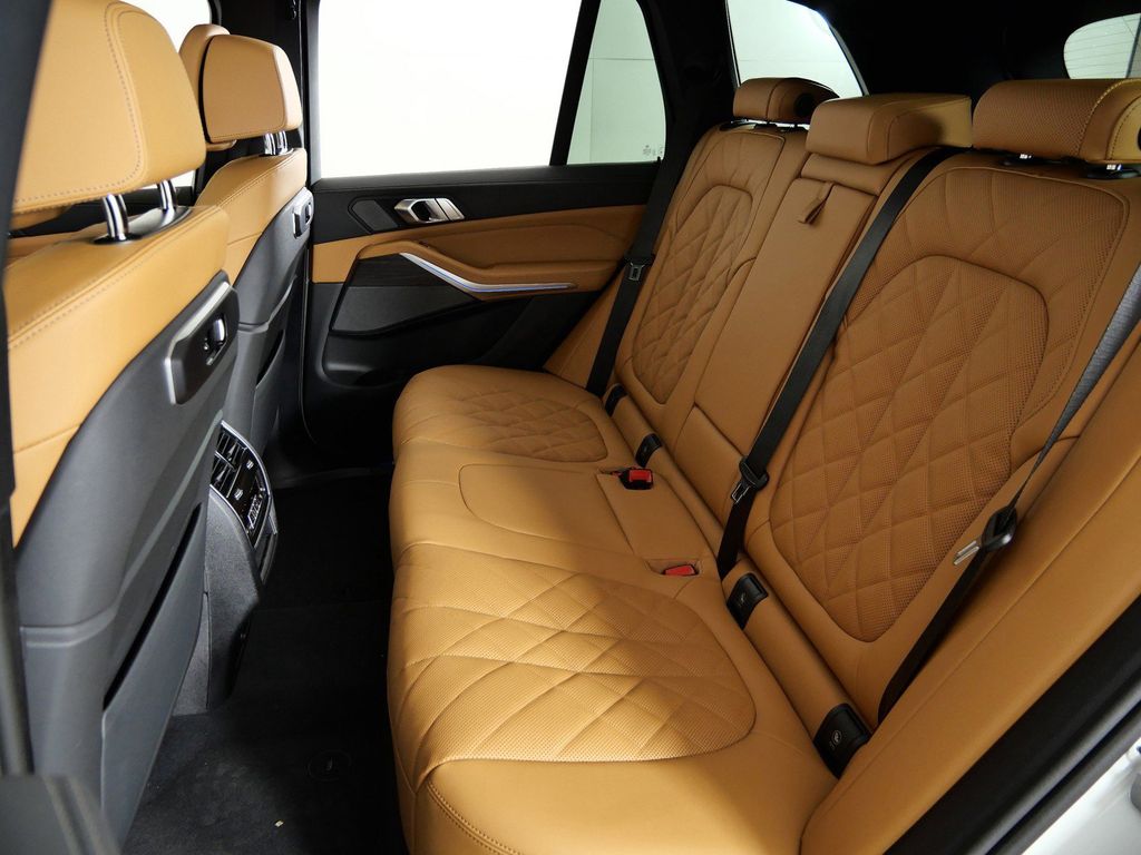 Thumbnail: 2026 BMW X5 - 33