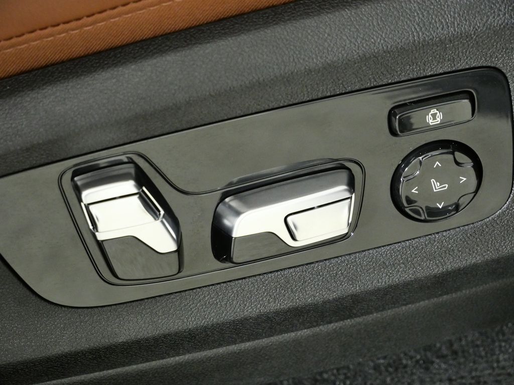 Thumbnail: 2025 BMW X5 - 27