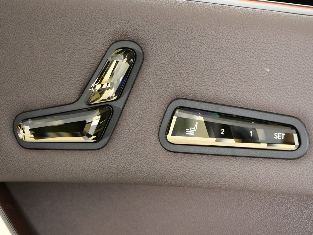 Thumbnail: 2023 BMW iX - 28