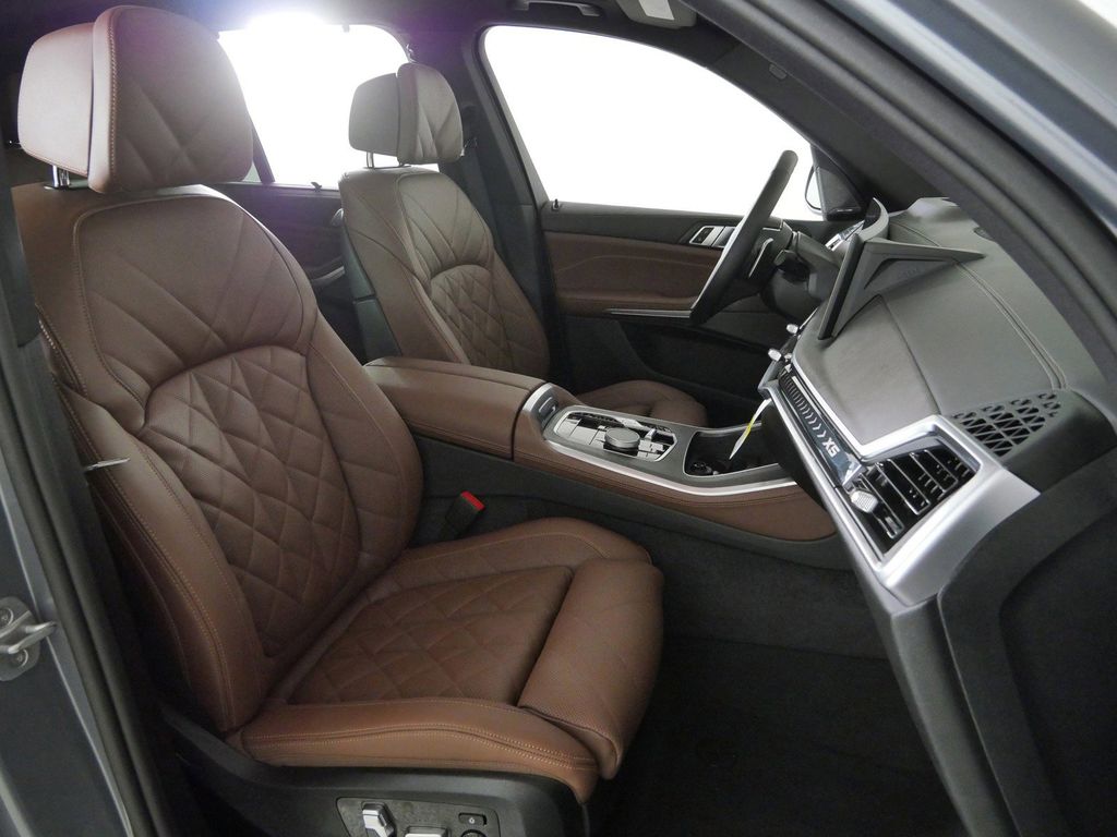 Thumbnail: 2026 BMW X5 - 21