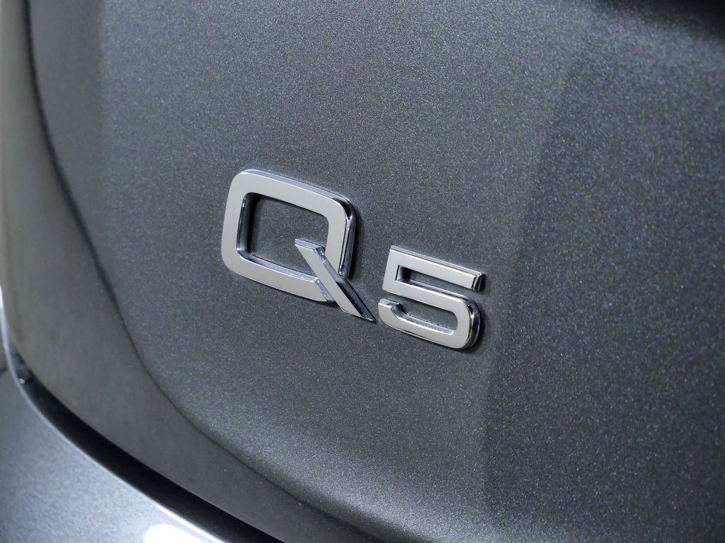 Thumbnail: 2023 Audi Q5 - 14