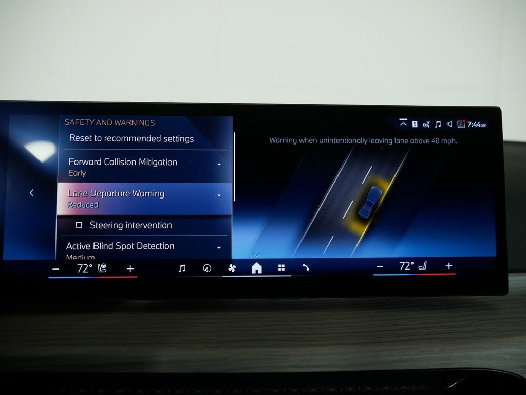 Thumbnail: 2025 BMW 3 Series - 48