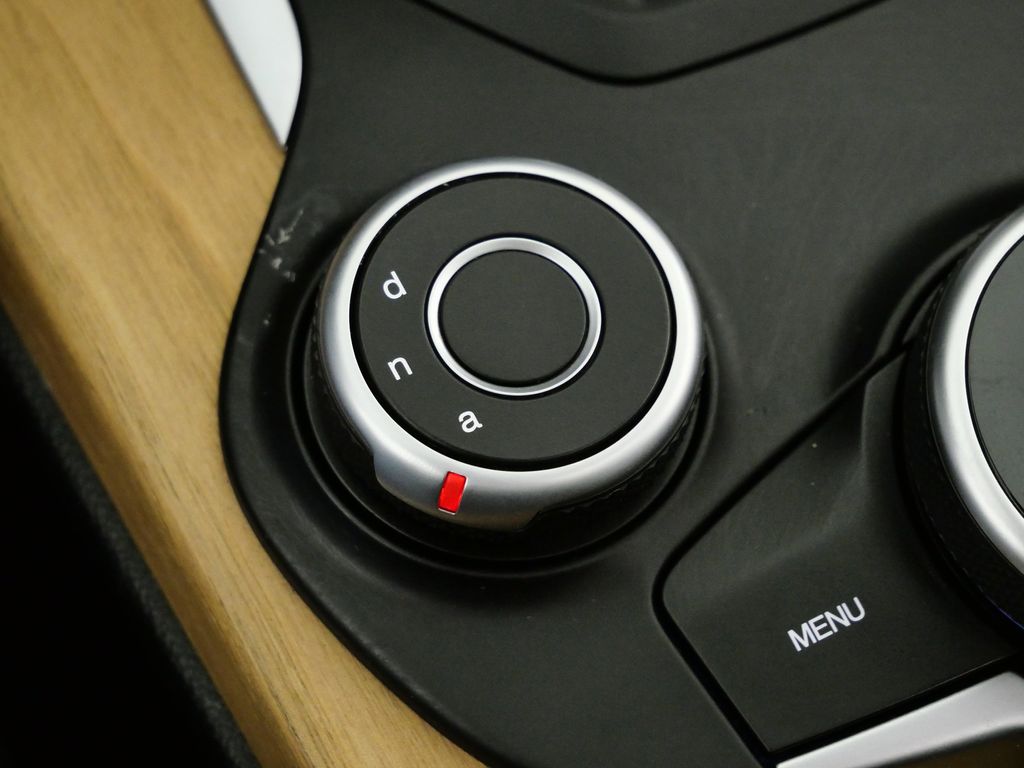 Thumbnail: 2017 Alfa Romeo Giulia - 47