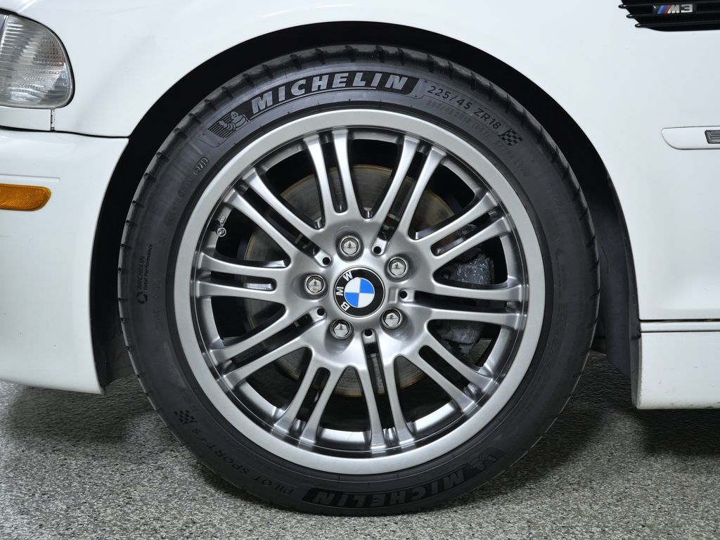 Thumbnail: 2004 BMW M3 - 17