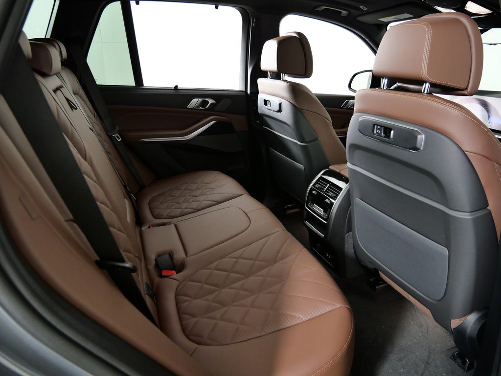 Thumbnail: 2026 BMW X5 - 26