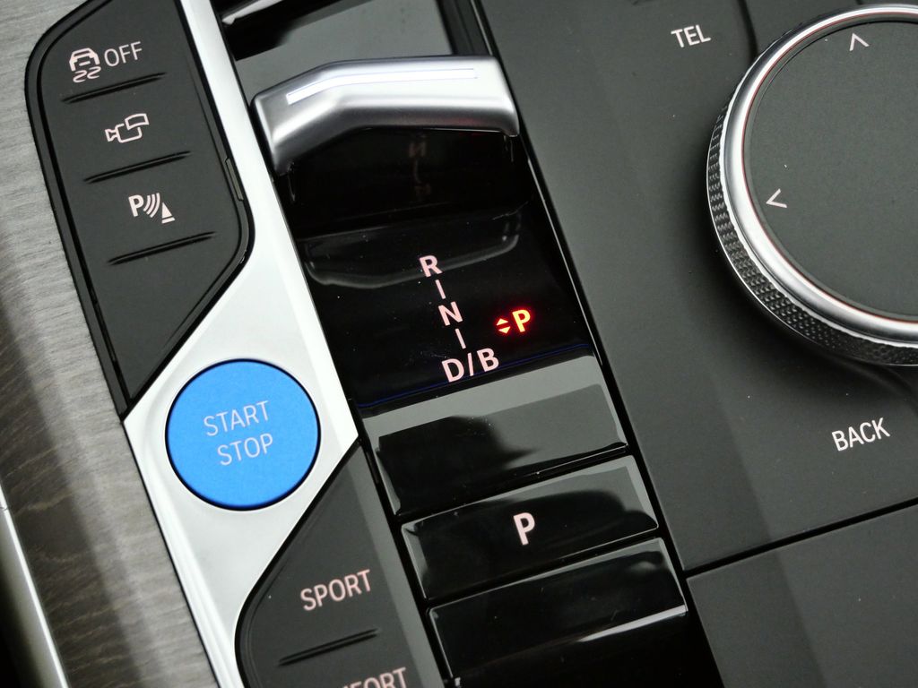 Thumbnail: 2026 BMW i4 - 47