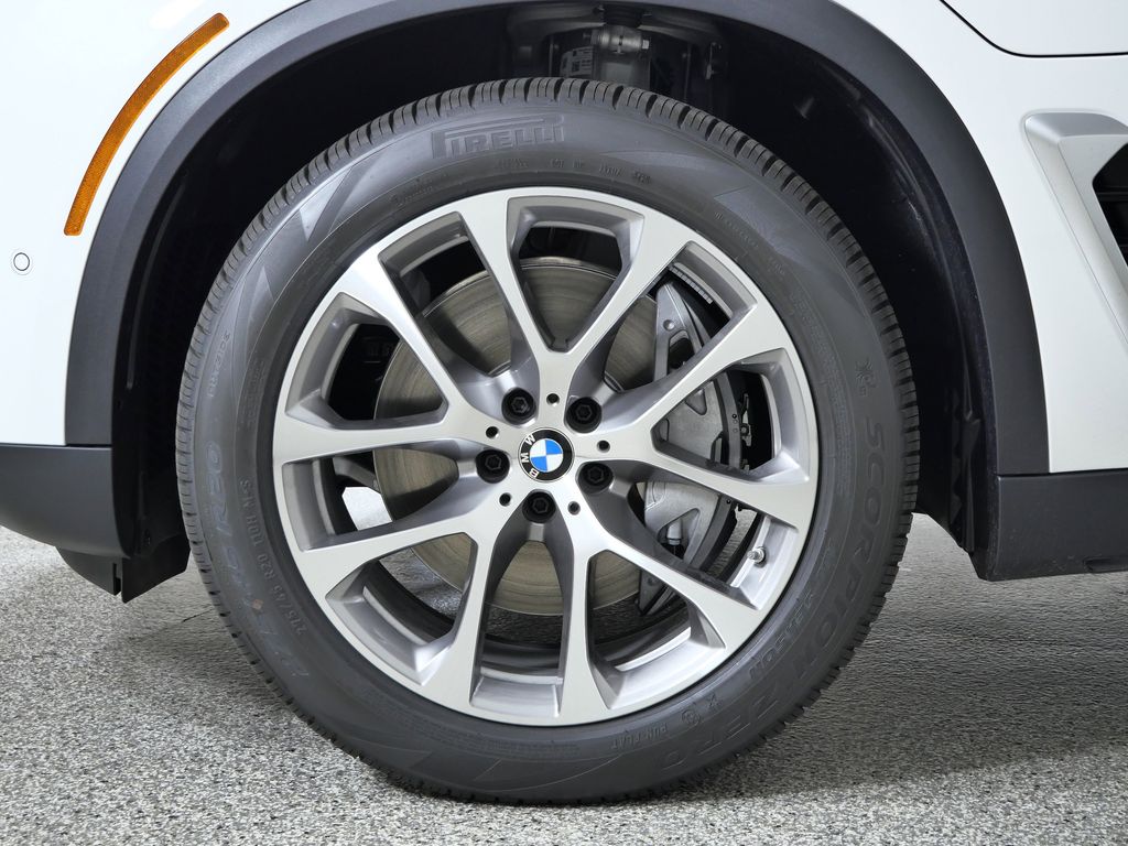 Thumbnail: 2026 BMW X5 - 17