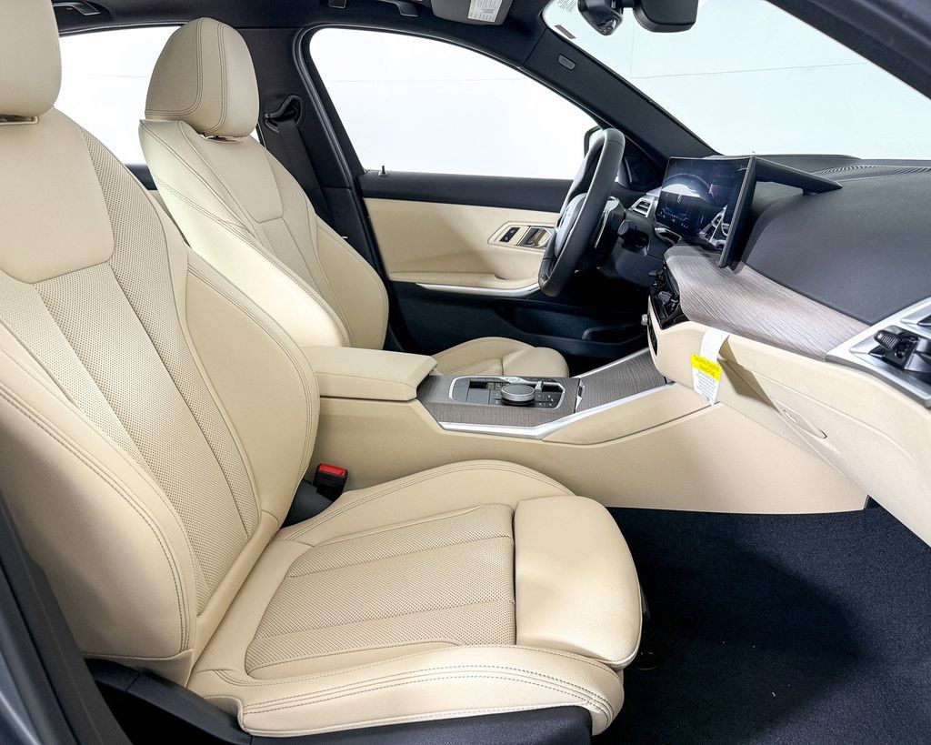 Thumbnail: 2025 BMW 3 Series - 23