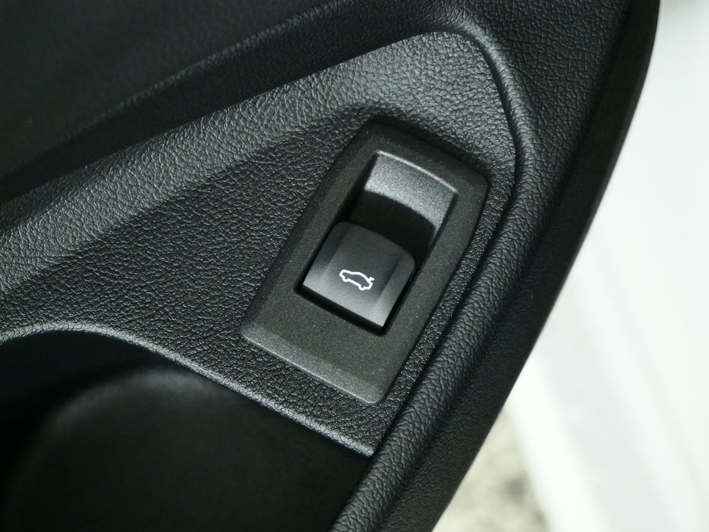 Thumbnail: 2026 BMW 4 Series - 33