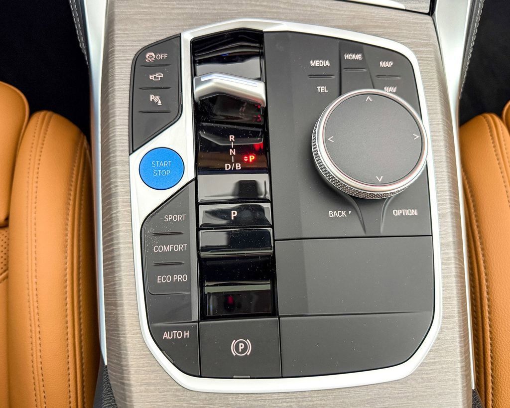 Thumbnail: 2025 BMW i4 - 51