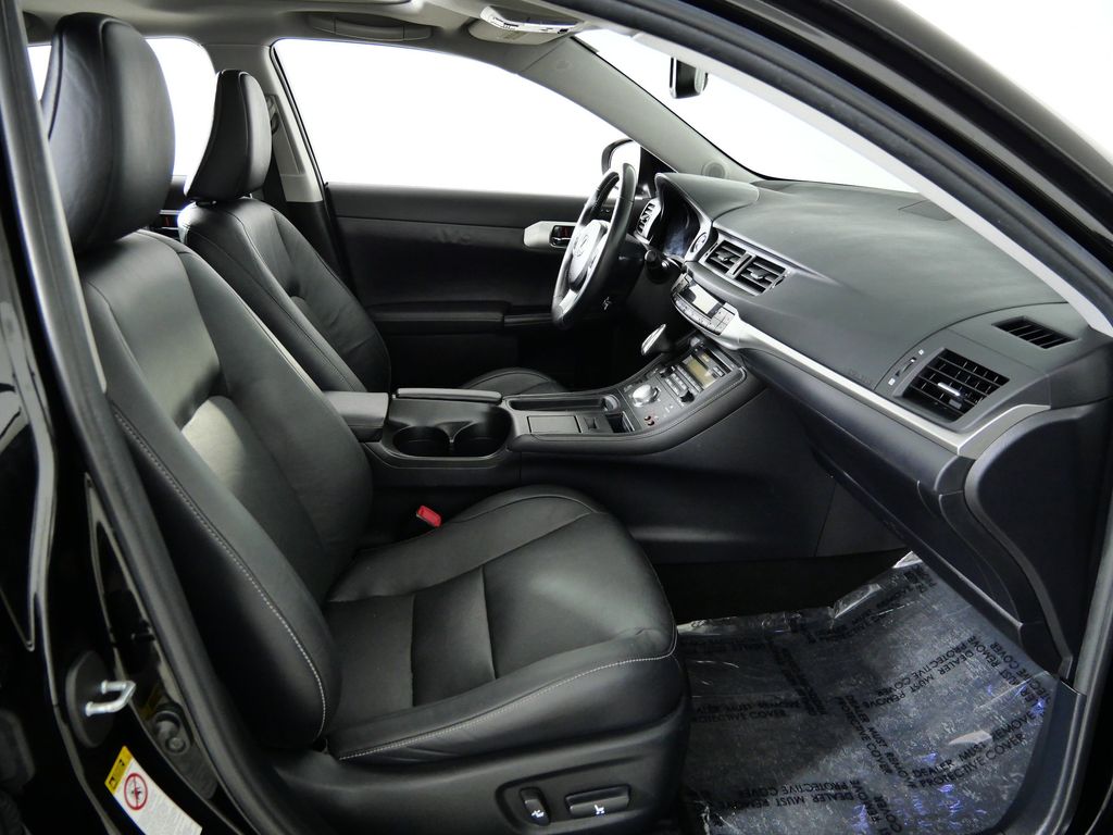 Thumbnail: 2013 Lexus CT - 20