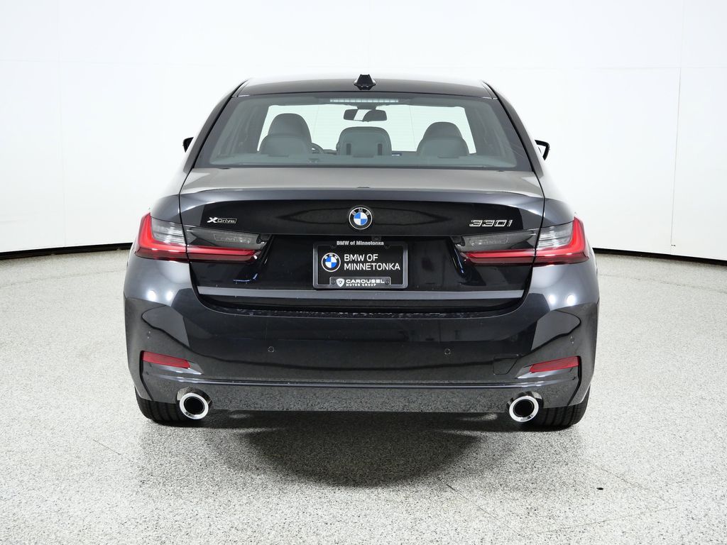 Thumbnail: 2026 BMW 3 Series - 10