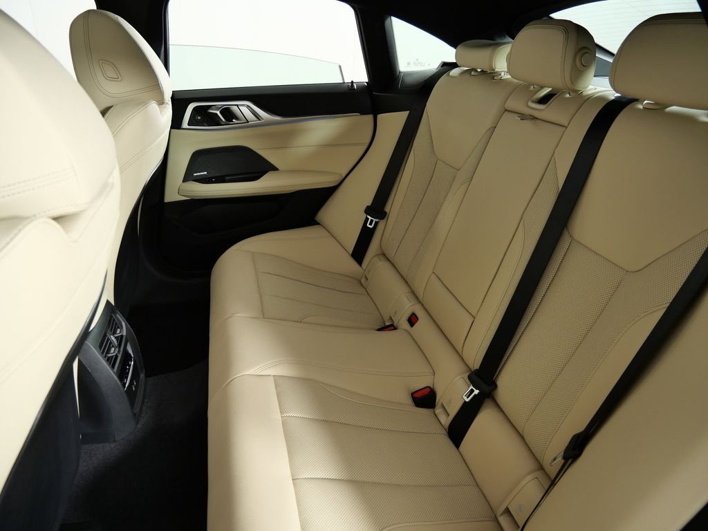 Thumbnail: 2026 BMW i4 - 31