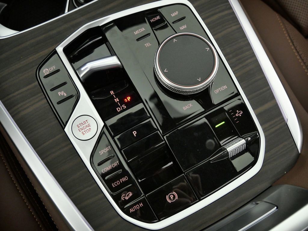 Thumbnail: 2026 BMW X7 - 50