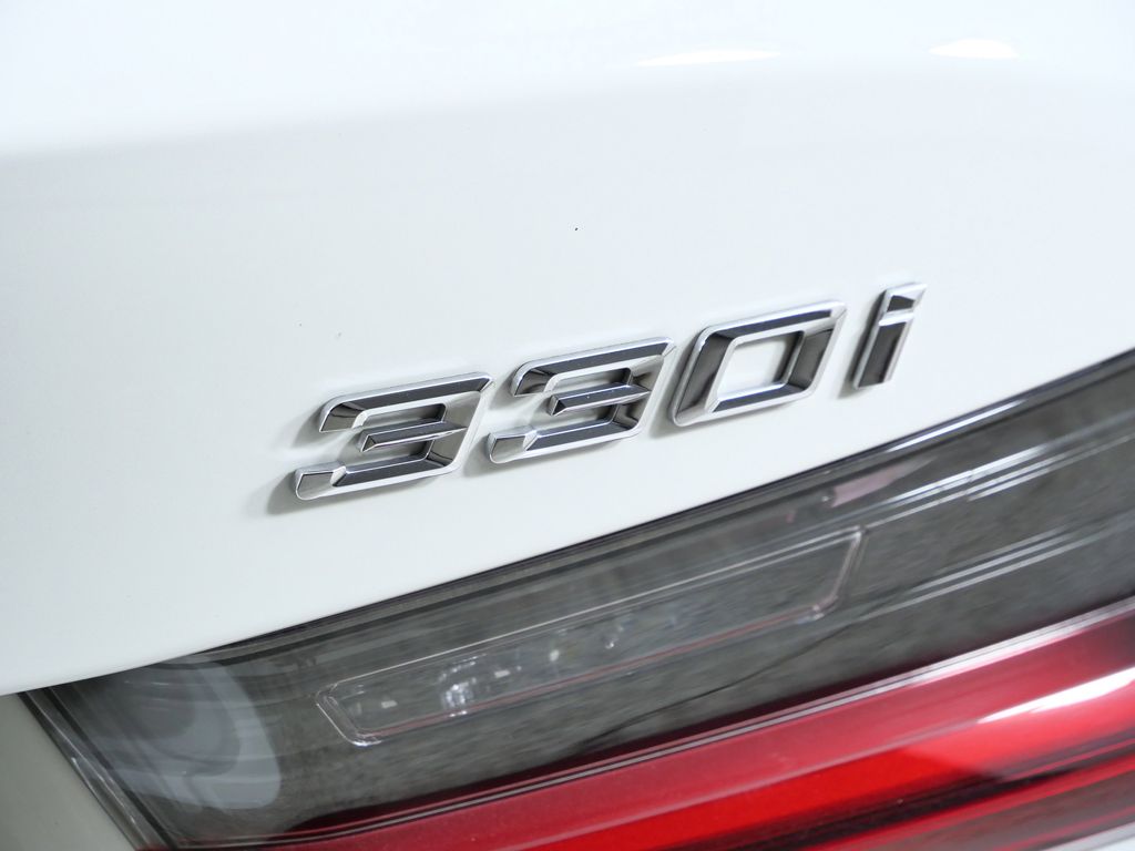 Thumbnail: 2025 BMW 3 Series - 15