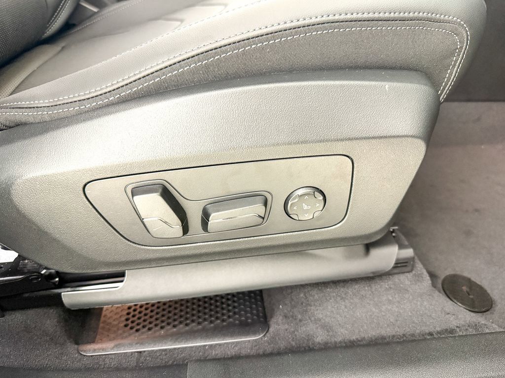 Thumbnail: 2025 BMW X1 - 24