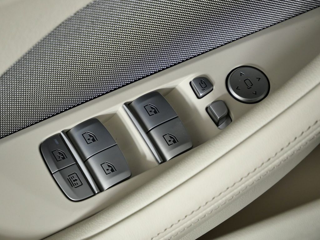 Thumbnail: 2026 BMW 8 Series - 35