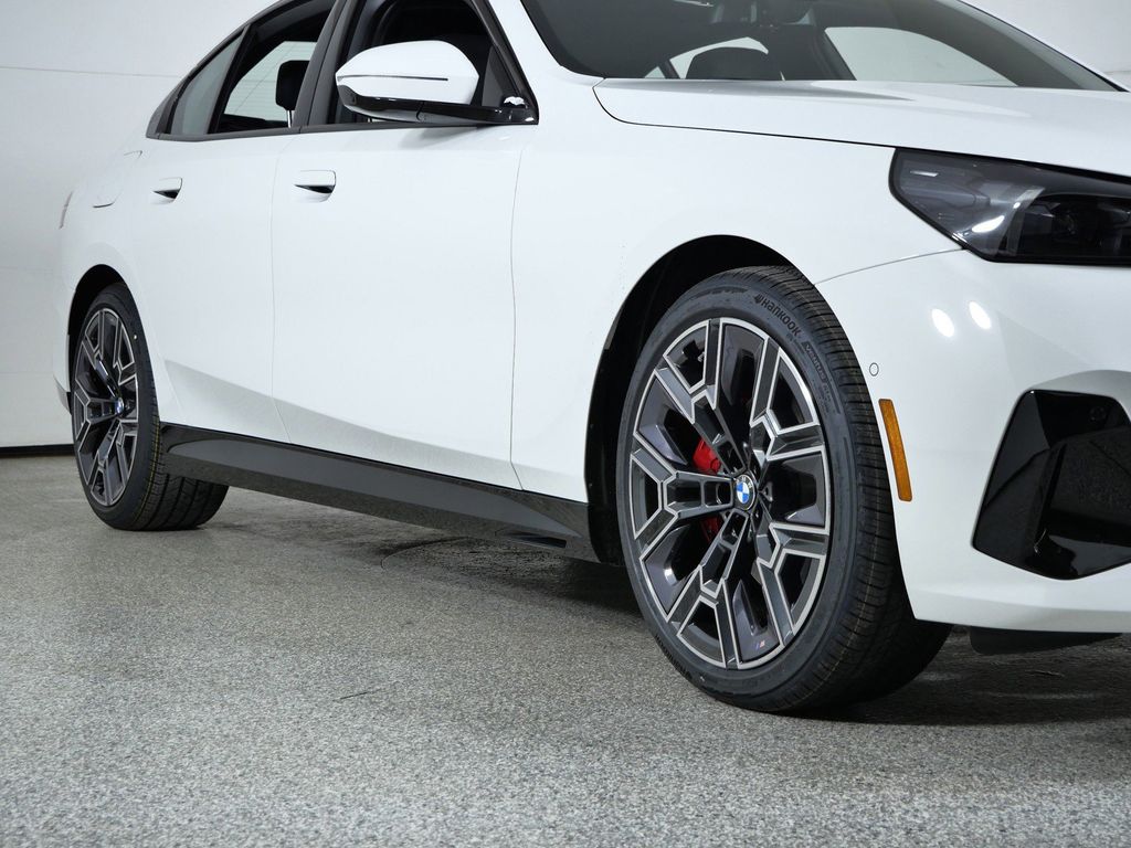 Thumbnail: 2026 BMW 5 Series - 6