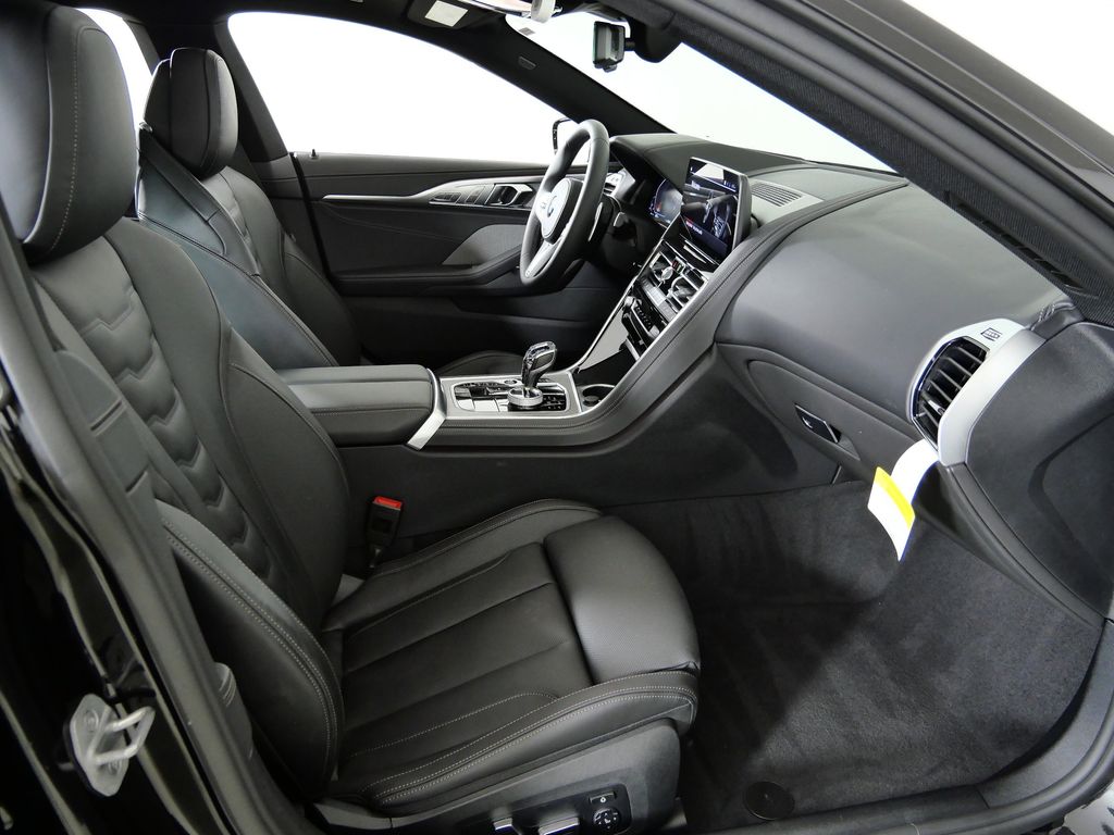 Thumbnail: 2026 BMW 8 Series - 21