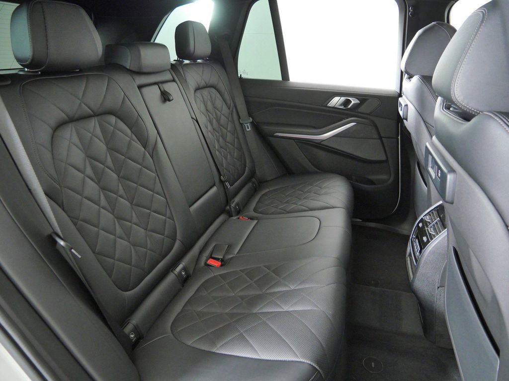Thumbnail: 2023 BMW X5 - 31