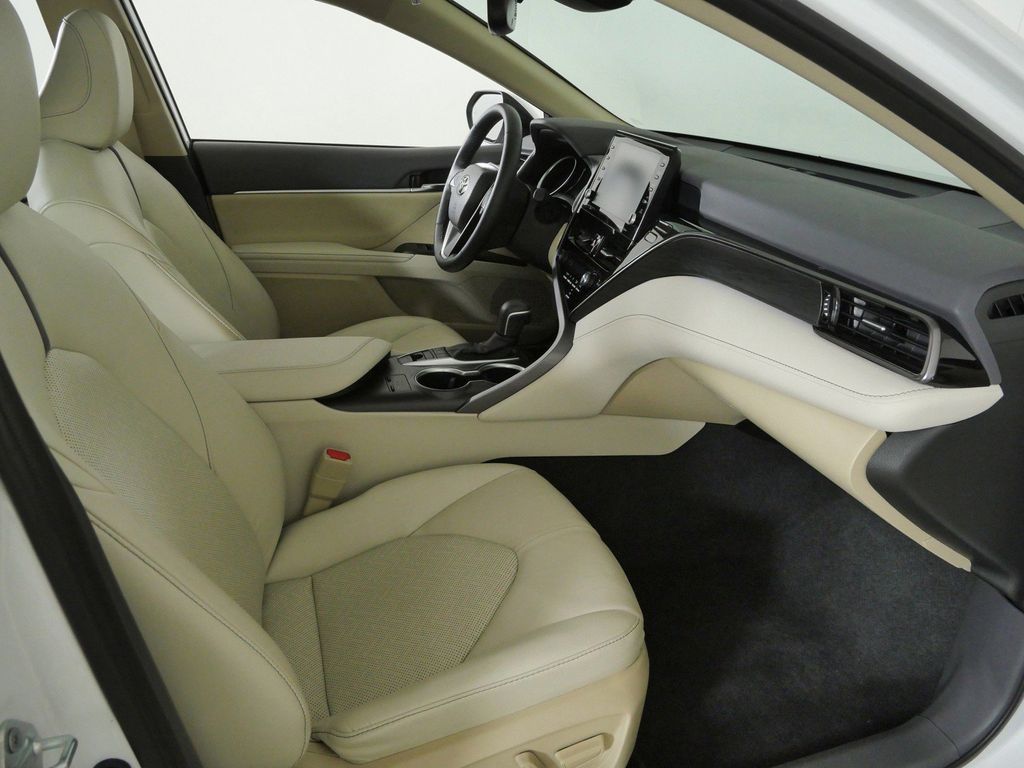 Thumbnail: 2023 Toyota Camry - 20