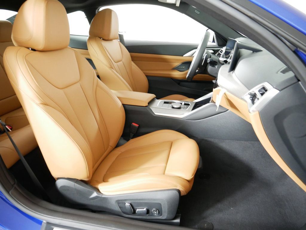 Thumbnail: 2025 BMW 4 Series - 23