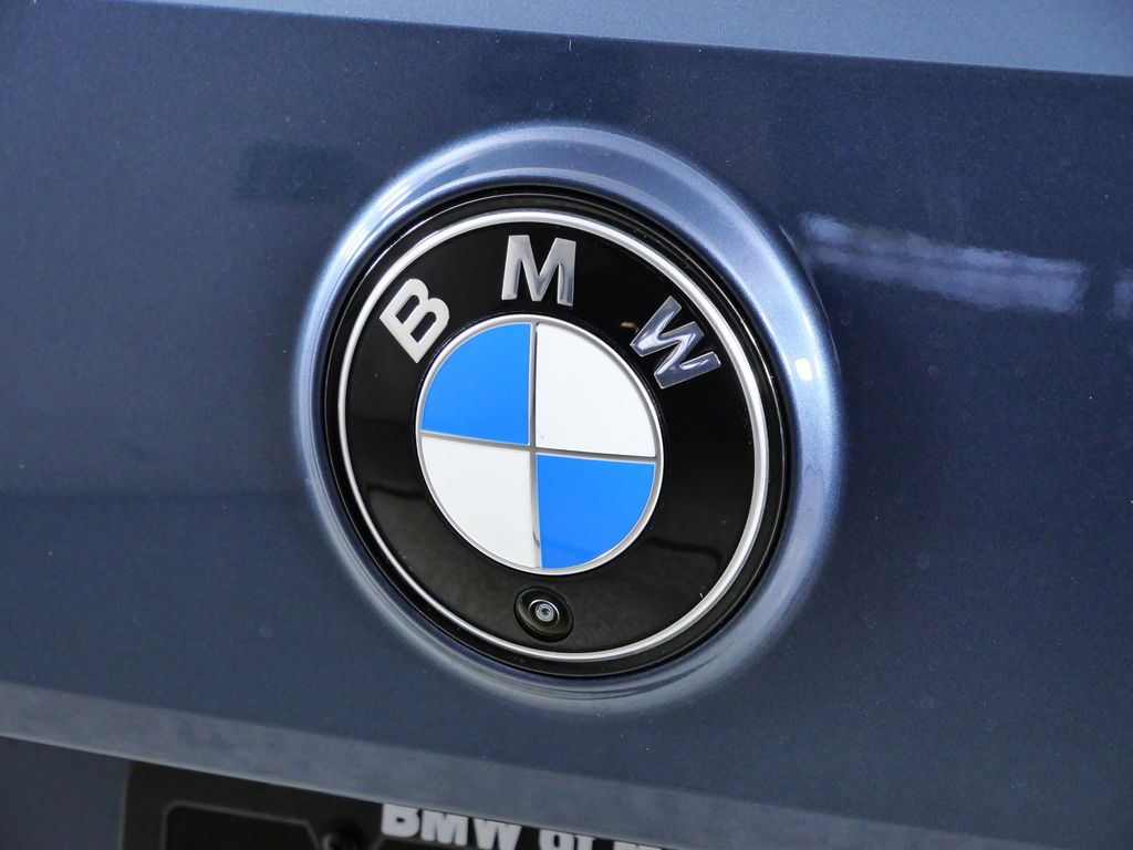 Thumbnail: 2026 BMW iX - 11