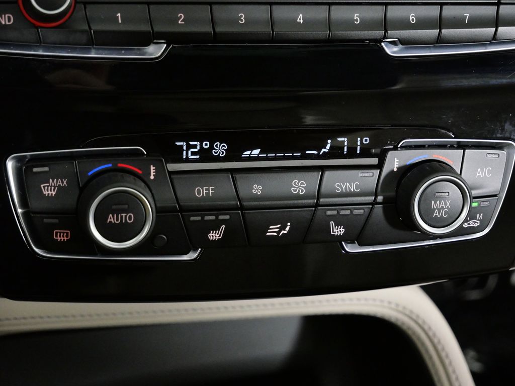 Thumbnail: 2022 BMW X1 - 44