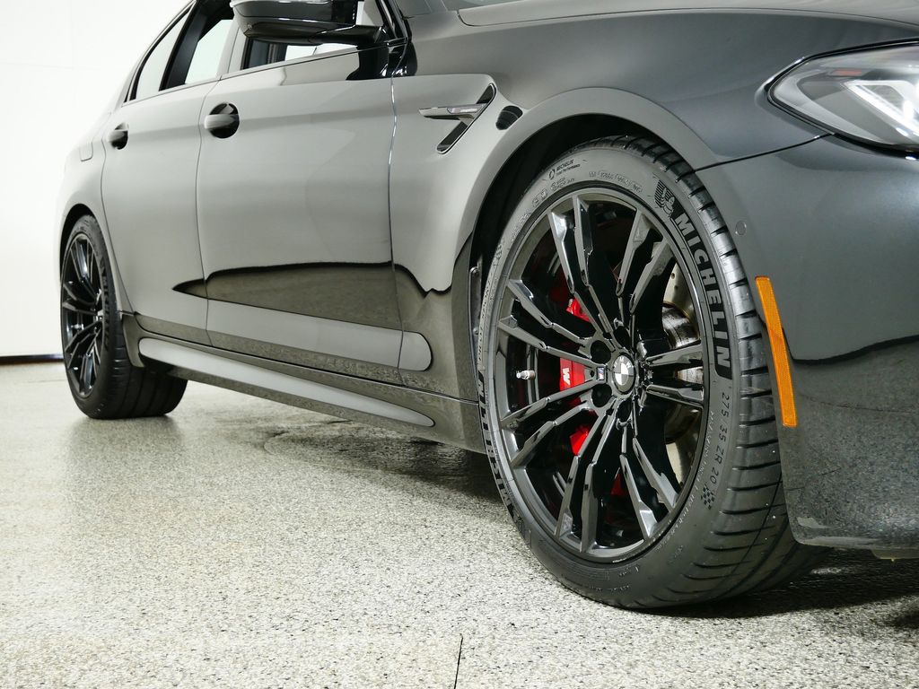 Thumbnail: 2023 BMW M5 - 6