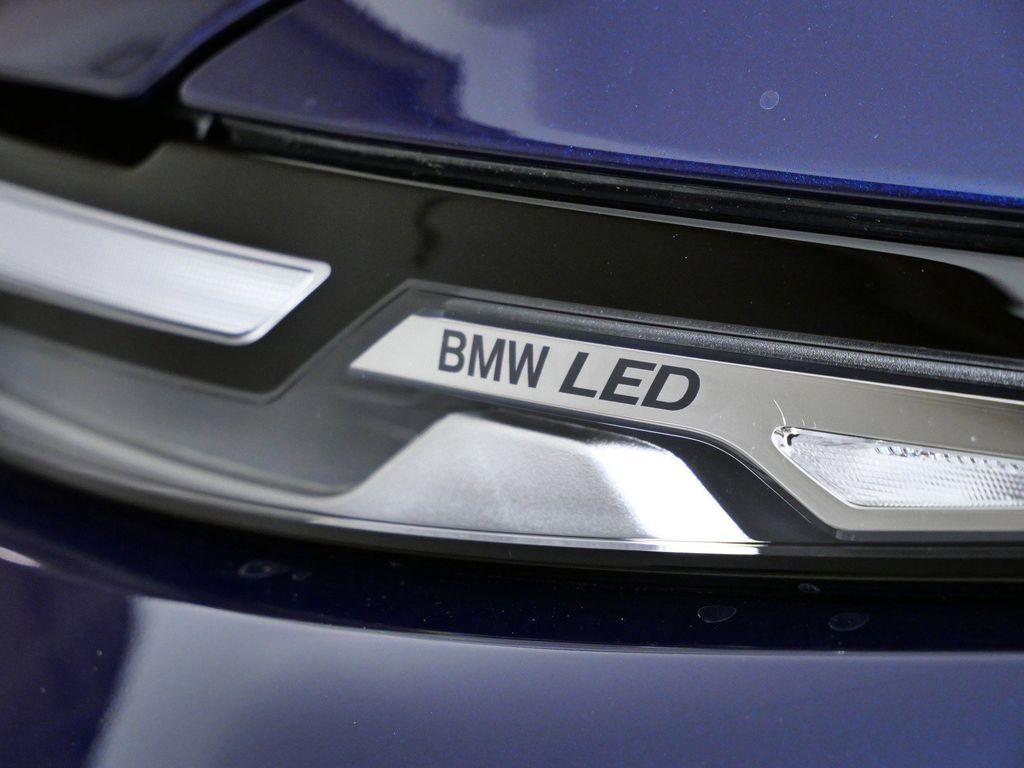Thumbnail: 2026 BMW X7 - 4