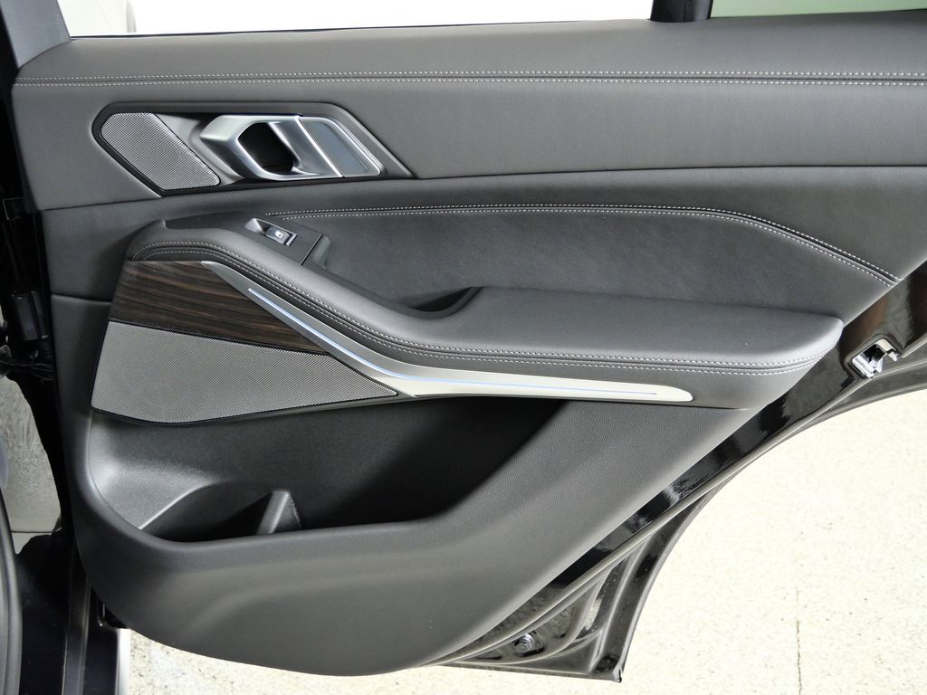 Thumbnail: 2026 BMW X5 - 25