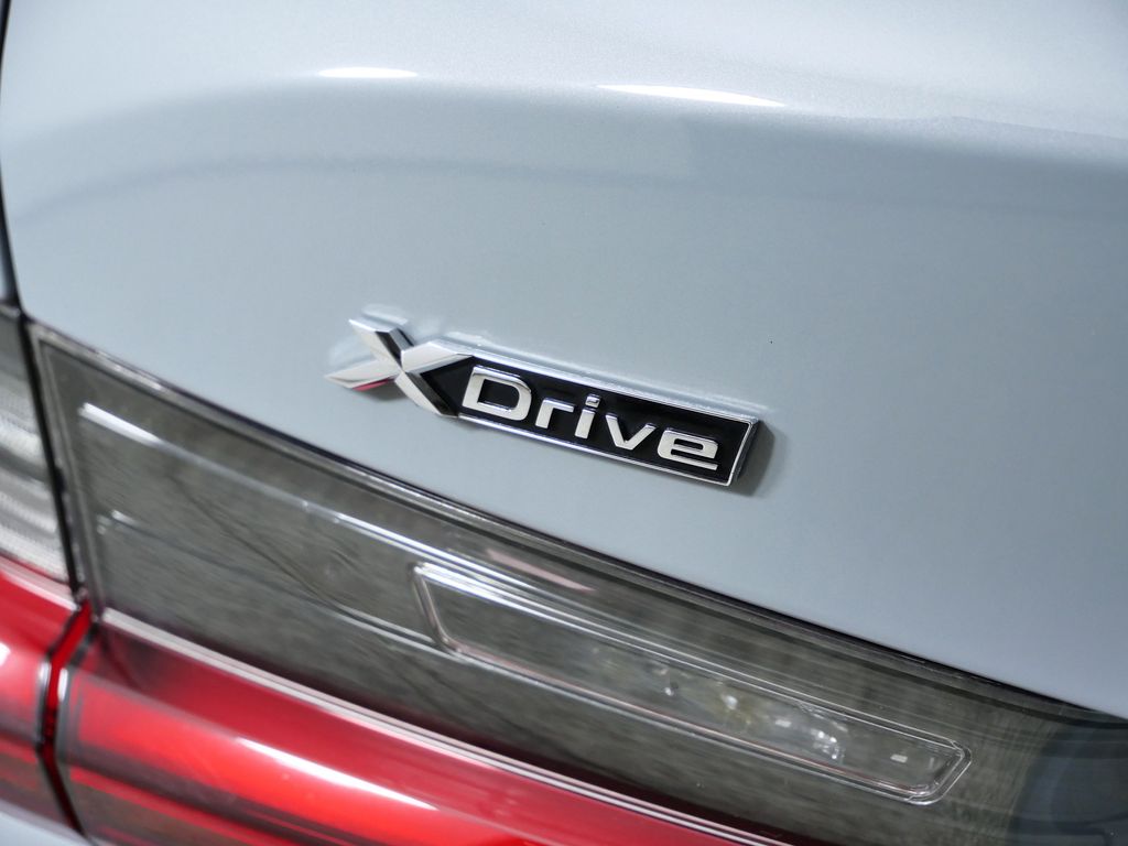 Thumbnail: 2023 BMW 3 Series - 16