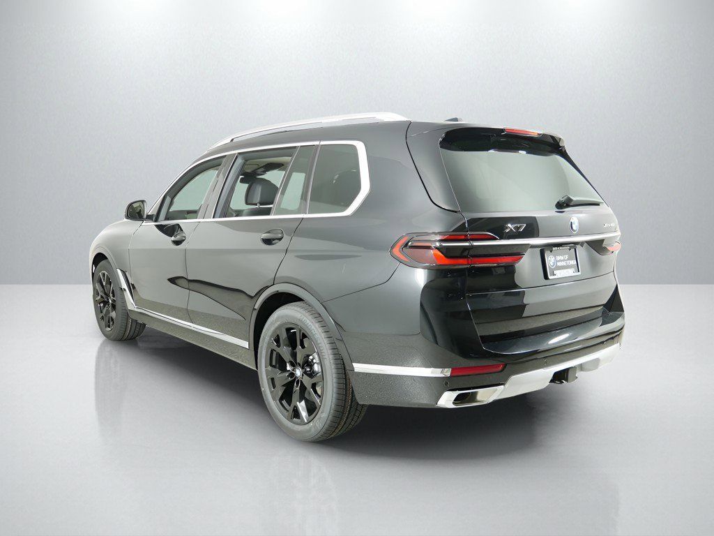 Thumbnail: 2026 BMW X7 - 16
