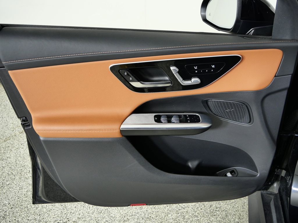 Thumbnail: 2024 Mercedes-Benz GLC - 33